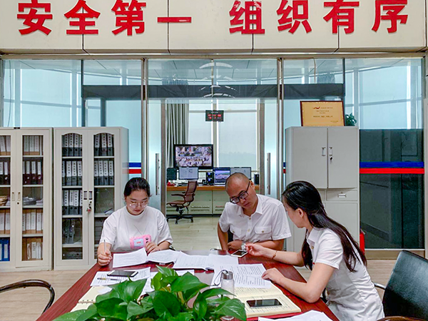 6月20日，運行指揮中心協(xié)同各保障單位組織開展了2019年大面積航班延誤應(yīng)急處置演練。.png
